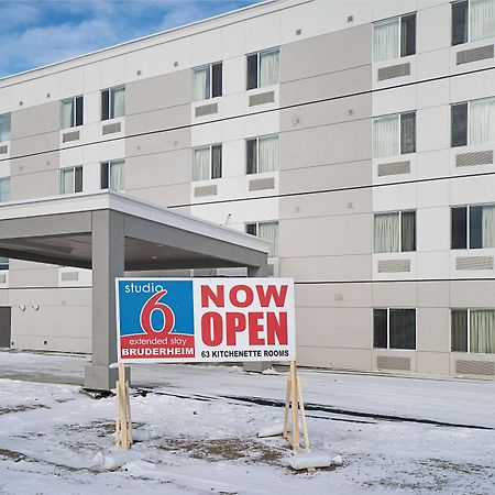 Studio 6-Bruderheim, Ab Exterior photo